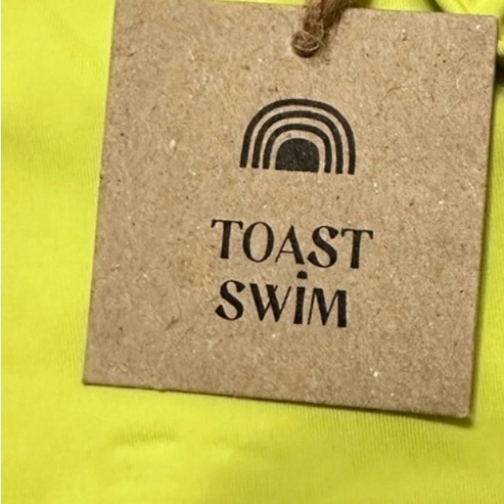 Free People x Toast Swim Signature Apex Bikini Top Color Daiquiri – NWT - Picture 7 of 9